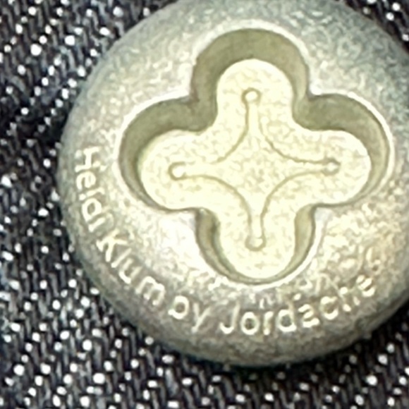 Heidi Klum by Jordache Cuffed Blue Denim Shorts, size 27 - Picture 6 of 9